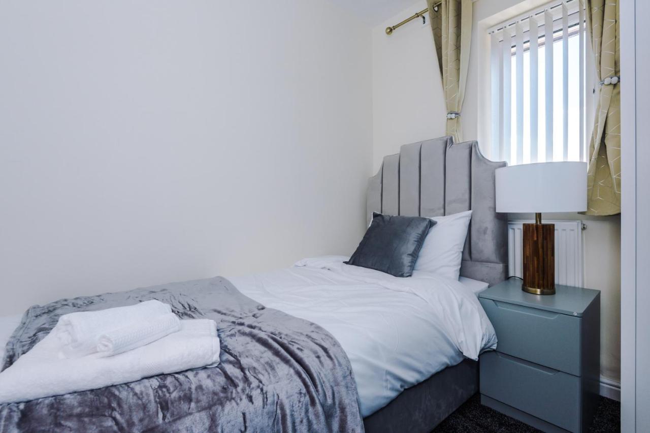 Stylish 4 Bedroom Home Close To Manchester City Centre Exterior photo